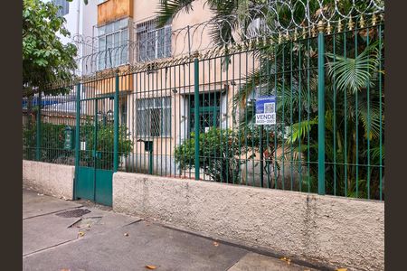 Apartamento à venda com 68m², 2 quartos e sem vaga Apartamento à venda com 68m², 2 quartos e sem vagaFachada