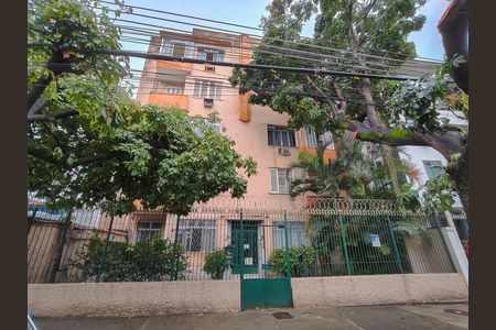 Apartamento à venda com 68m², 2 quartos e sem vaga Apartamento à venda com 68m², 2 quartos e sem vagaFachada