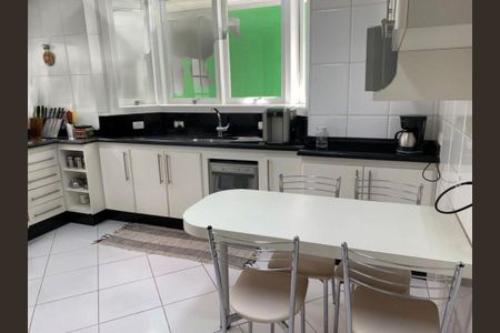 Casa à venda com 300m², 3 quartos e 2 vagas