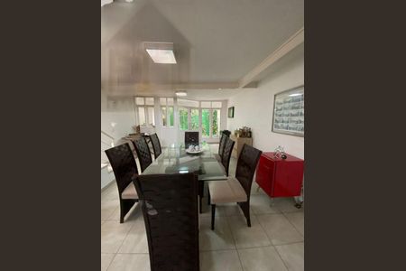 Casa à venda com 300m², 3 quartos e 2 vagas