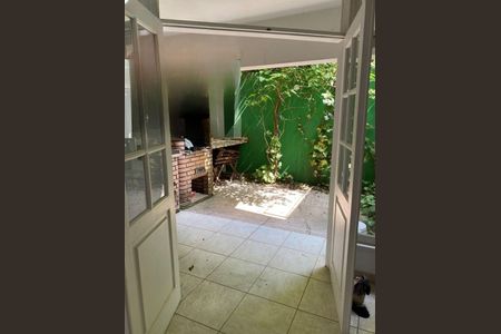 Casa à venda com 300m², 3 quartos e 2 vagas