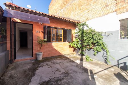 Casa à venda com 70m², 2 quartos e 2 vagasFachada
