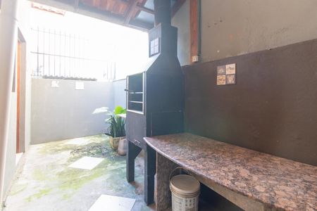 Casa à venda com 70m², 2 quartos e 2 vagasQuintal
