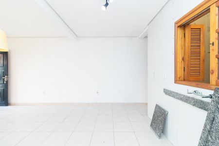 Casa à venda com 70m², 2 quartos e 2 vagasSala/Cozinha