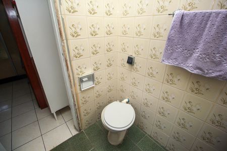 Casa à venda com 250m², 4 quartos e 3 vagasLavaboBanheiro da Suíte 2