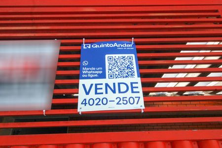 Casa à venda com 250m², 4 quartos e 3 vagasPlaca instalada em 12/05/2026 com o código XRHX-210
