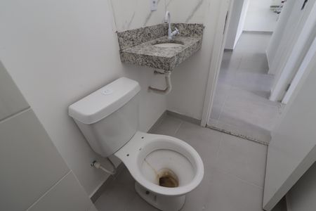 Apartamento para alugar com 45m², 2 quartos e sem vagaBanheiro
