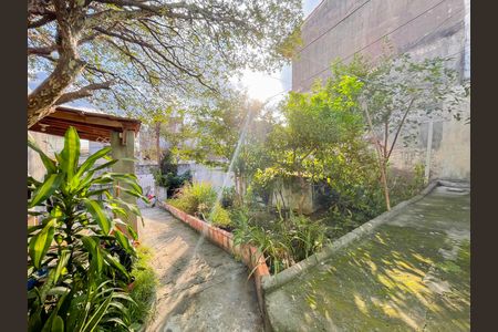 Casa à venda com 148m², 2 quartos e 2 vagas Casa à venda com 148m², 2 quartos e 2 vagasQuintal