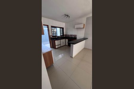 Casa para alugar com 100m², 2 quartos e 2 vagasCozinha