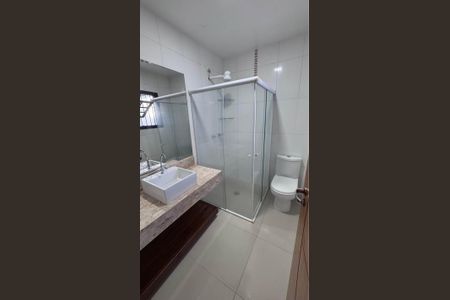 Casa para alugar com 100m², 2 quartos e 2 vagasBanheiro