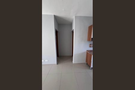 Sala de casa para alugar com 2 quartos, 100m² em Jardim Silvia, Embu das Artes