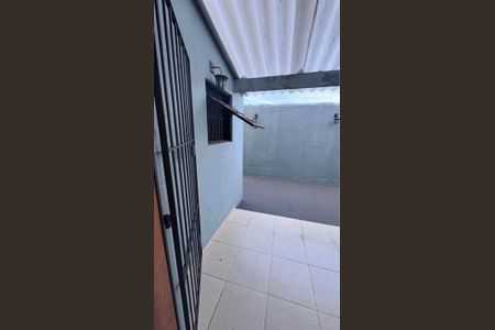 Casa para alugar com 100m², 2 quartos e 2 vagasÁrea externa