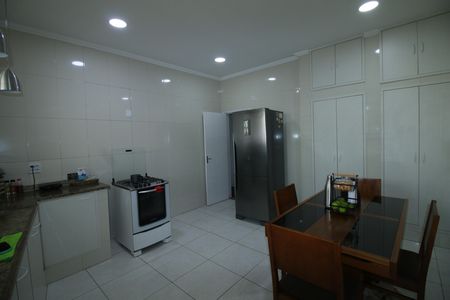 Apartamento à venda com 109m², 3 quartos e sem vagaCozinha