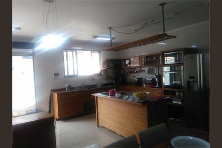 Casa à venda com 258m², 3 quartos e 4 vagas