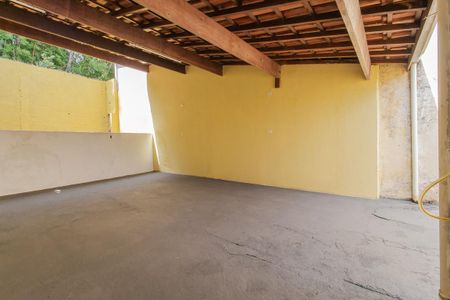Casa para alugar com 80m², 1 quarto e 3 vagasQuintal