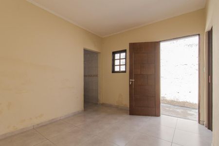 Casa para alugar com 80m², 1 quarto e 3 vagasSala