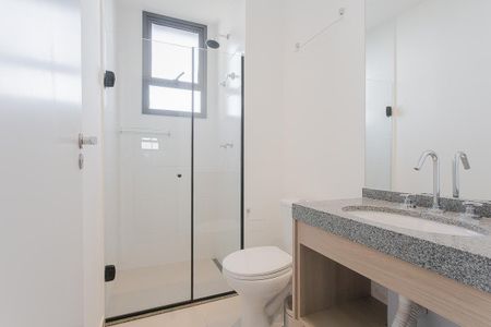 Banheiro de kitnet/studio à venda com 1 quarto, 27m² em Pinheiros, São Paulo