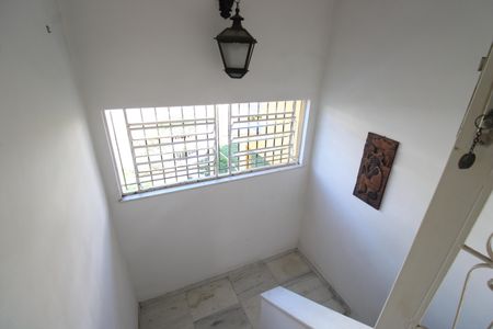 Casa de condomínio à venda com 360m², 3 quartos e 2 vagasJanela da escada