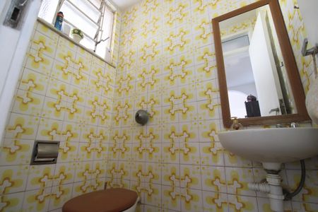Casa de condomínio à venda com 360m², 3 quartos e 2 vagasLavabo