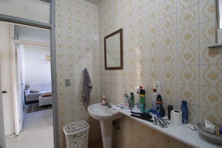 Casa de condomínio à venda com 360m², 3 quartos e 2 vagasBanheiro social