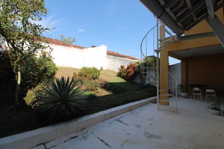 Casa de condomínio à venda com 360m², 3 quartos e 2 vagasQuintal