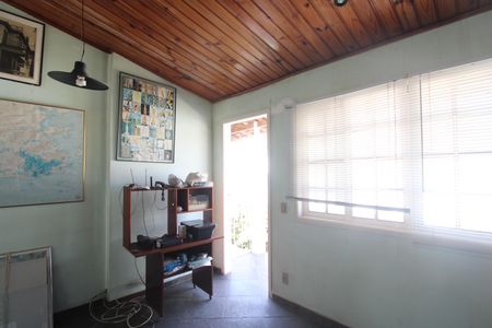 Casa de condomínio à venda com 360m², 3 quartos e 2 vagasSuíte - Escritório