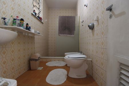 Casa de condomínio à venda com 360m², 3 quartos e 2 vagasBanheiro social
