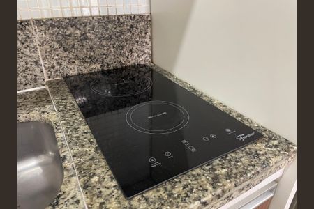 Cozinha de kitnet/studio para alugar com 1 quarto, 26m² em Granja Viana, Cotia