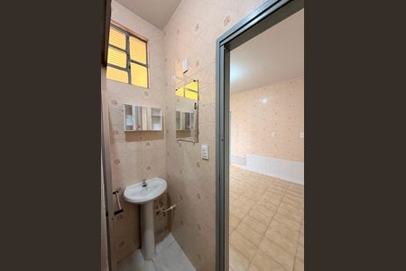 Casa para alugar com 57m², 2 quartos e sem vagaBanheiro