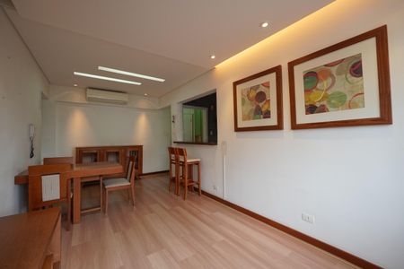 Apartamento à venda com 62m², 2 quartos e 1 vagaSala