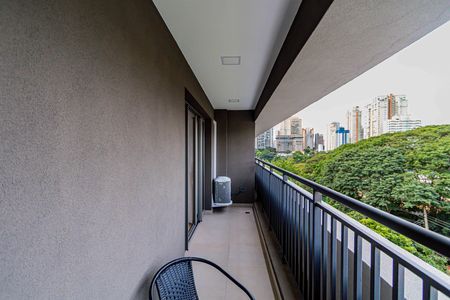 Studio para alugar com 32m², 1 quarto e sem vaga Studio para alugar com 32m², 1 quarto e sem vagaVaranda