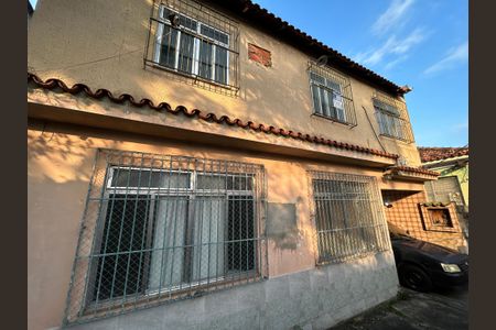 Casa à venda com 275m², 5 quartos e 3 vagasFachada + placa