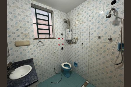 Casa à venda com 275m², 5 quartos e 3 vagasBanheiro casa 1