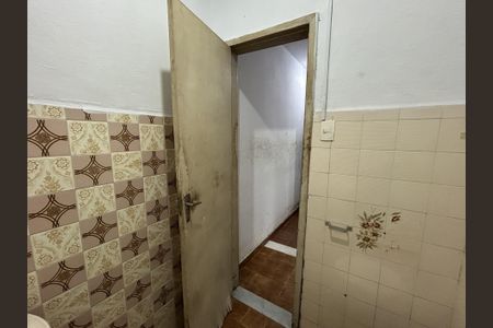 Casa à venda com 275m², 5 quartos e 3 vagasBanheiro casa 2