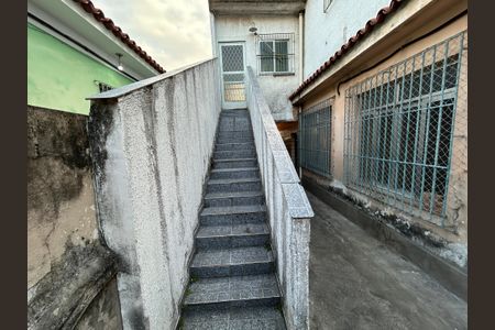 Casa à venda com 275m², 5 quartos e 3 vagasEscada casa 3