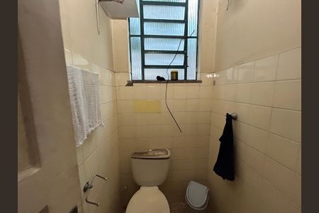 Casa à venda com 275m², 5 quartos e 3 vagasBanheiro de serviço