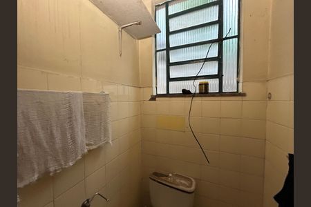 Casa à venda com 275m², 5 quartos e 3 vagasBanheiro de serviço