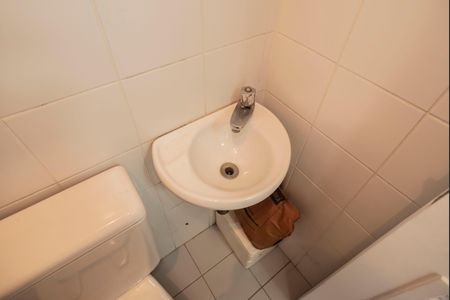 Apartamento para alugar com 78m², 3 quartos e 2 vagasBanheiro de Serviço