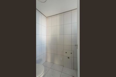 Banheiro suite  de apartamento à venda com 3 quartos, 74m² em Partenon, Porto Alegre