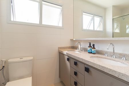 Apartamento à venda com 136m², 3 quartos e 2 vagas Apartamento à venda com 136m², 3 quartos e 2 vagasBanheiro da suíte 3