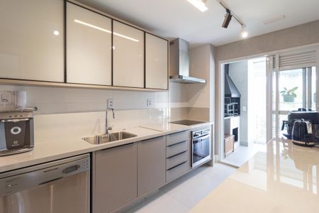 Apartamento à venda com 136m², 3 quartos e 2 vagas Apartamento à venda com 136m², 3 quartos e 2 vagasCozinha