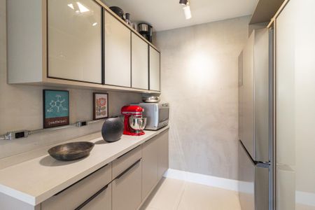 Apartamento à venda com 136m², 3 quartos e 2 vagas Apartamento à venda com 136m², 3 quartos e 2 vagasCozinha e área de serviçoCozinha