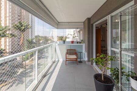 Apartamento à venda com 136m², 3 quartos e 2 vagas Apartamento à venda com 136m², 3 quartos e 2 vagasSacada
