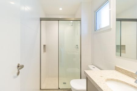 Apartamento à venda com 136m², 3 quartos e 2 vagas Apartamento à venda com 136m², 3 quartos e 2 vagasBanheiro da suíte 1
