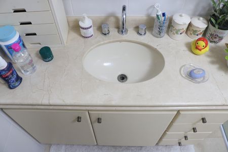 Apartamento para alugar com 236m², 3 quartos e 2 vagasBanheiro 1