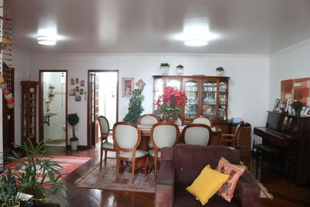 Apartamento para alugar com 236m², 3 quartos e 2 vagasSala