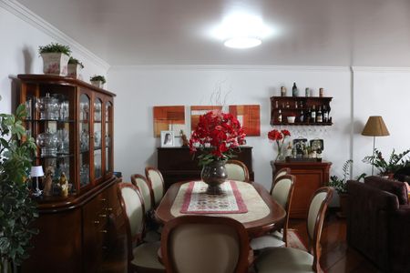 Apartamento para alugar com 236m², 3 quartos e 2 vagasSala