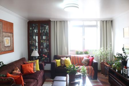 Apartamento para alugar com 236m², 3 quartos e 2 vagasSala