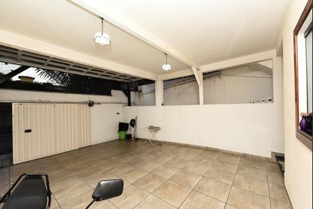 Casa à venda com 110m², 4 quartos e 2 vagas Casa à venda com 110m², 4 quartos e 2 vagasGaragem