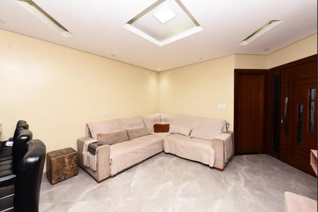 Sala de casa à venda com 6 quartos, 110m² em Industrial, Contagem